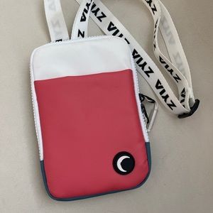 Zyia adjustable crossbody bag
